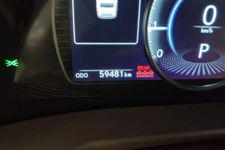 Used Lexus ES 2020 200 Luxury Edition Odometer Close Up