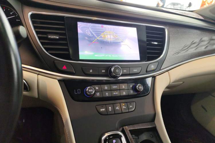 Used Buick LaCrosse 2022 Avenir Avia First Edition Audio And AC Panel