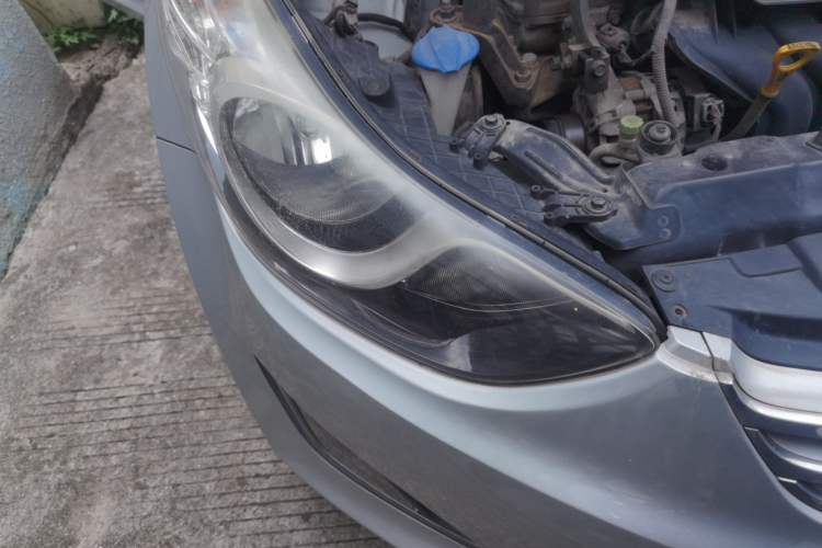 Used Hyundai Elantra (5th Generation / Langdong) 2012 1.6L Manual Leading Model Right Front Headlight