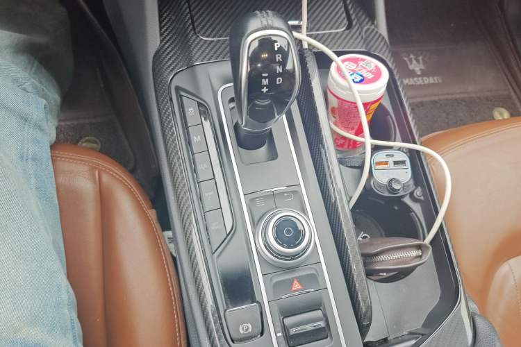 Used Maserati Levante 2016 3.0T Standard Edition Gear Lever