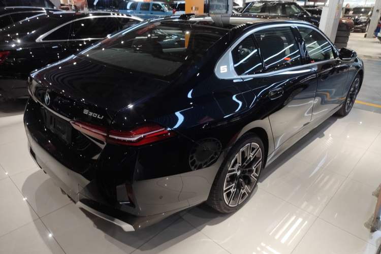 Used BMW 5 Series 2025 530Li Luxury Edition M Sport Package Rear Right 45 Deg