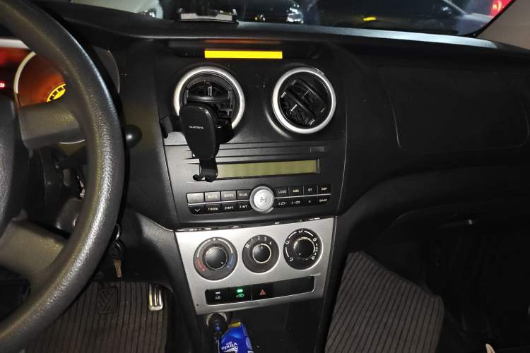 Used CHANGAN KAICHENG Ounuo S 2015 1.5L Jin Ouno Standard Model
