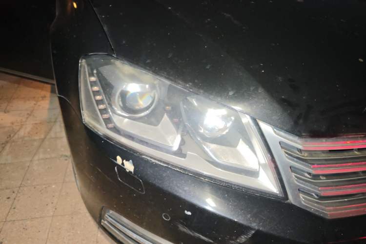 Used Volkswagen Magotan 2013 1.8TSI Luxury Model Right Front Headlight