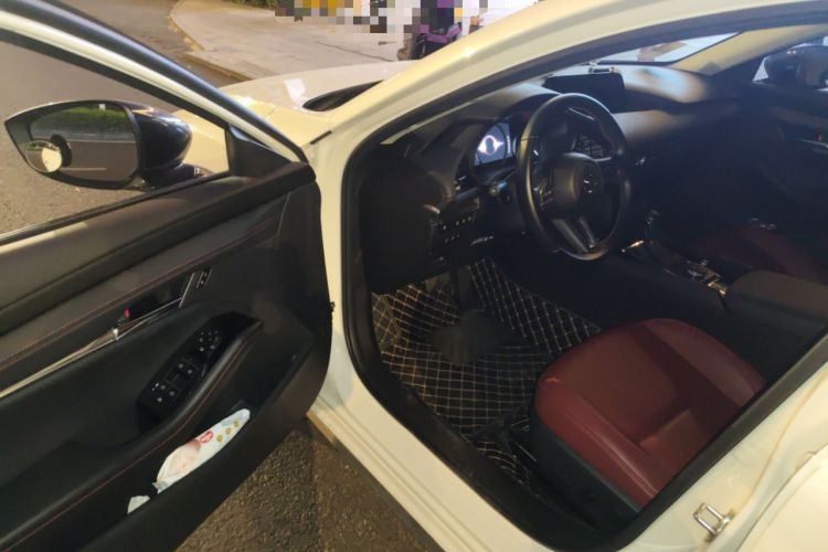 Used Mazda 3 Axela 2023 2.0L Automatic ZhiZhen Edition
