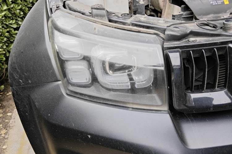 Used BAIC Off-Road BJ40 2021 2.0D Automatic Four-Wheel Drive Blade Hero Edition Adventurer Type Right Front Headlight