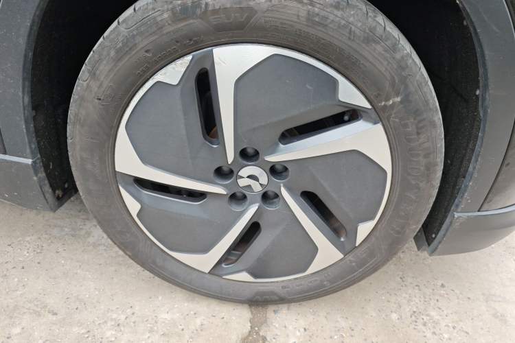 Used Nio ES6 2023 75 kWh Right Front Wheel Hub