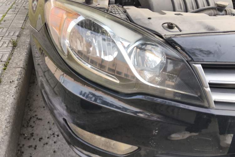 Used Soueast V5 Lingzhi 2012 1.5L Manual Comfort Edition Right Front Headlight