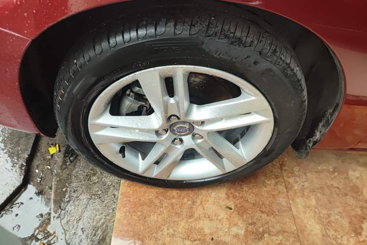 Used Volvo V60 2014 Restyled T5 Zhiya Edition
