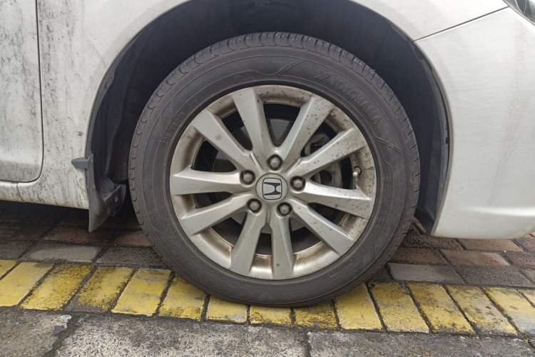 Used Honda Civic 2014 1.8L Automatic Classic Edition Right Front Wheel Hub