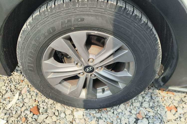 Used Hyundai Santa Fe 2013 2.4L Automatic Two-Wheel Drive Smart Version