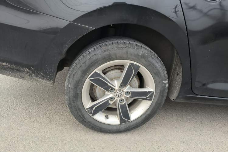 Used Volkswagen Santana 2015 1.6L Manual Comfort Edition Exterior 3