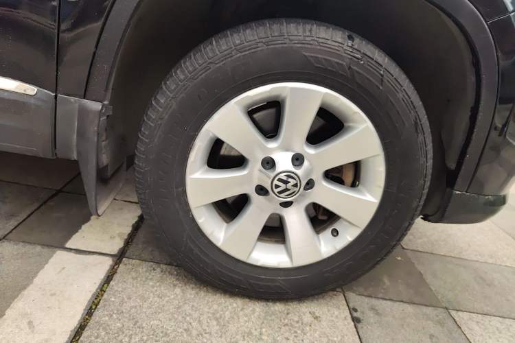 Used Volkswagen Tiguan 2012 1.8TSI Automatic Two-Wheel Drive Trend Edition Right Front Wheel Hub