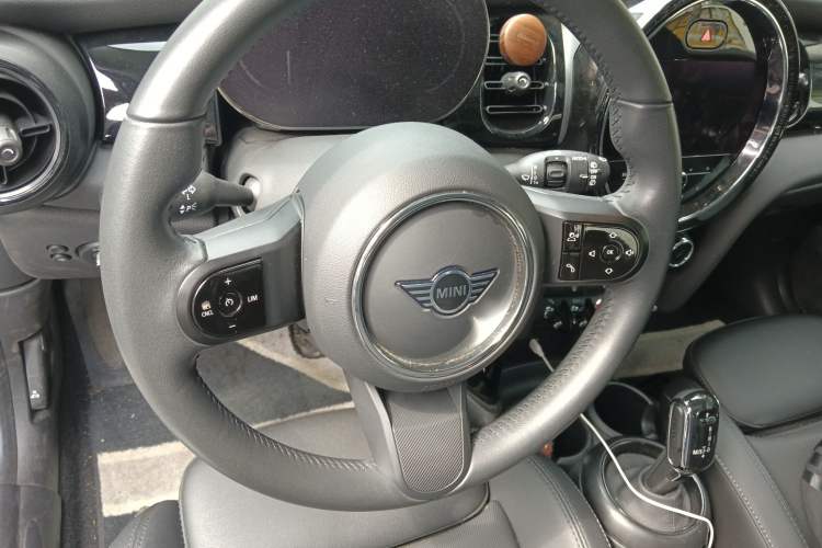 Used MINI MINI 2023 Updated 1.5T COOPER Artist