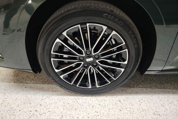 Used Geely Galaxy 8 2025 130km EM-i Prestige Edition Left Front Wheel Hub