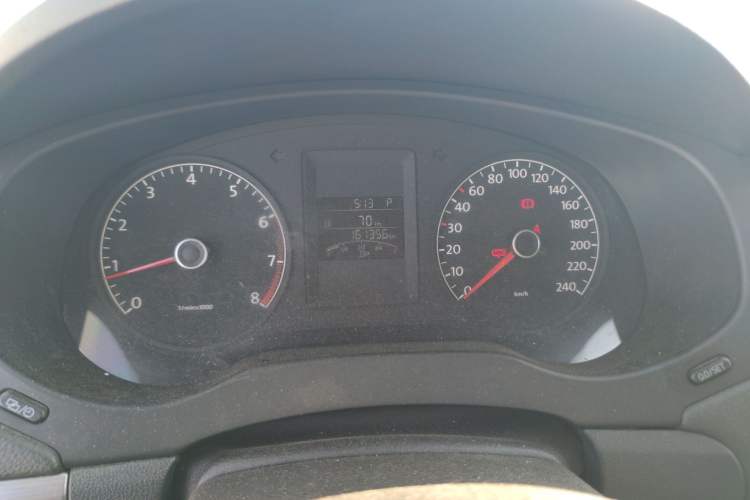 Used Volkswagen Sagitar 2012 1.6L Automatic Fashion Edition Instrument Cluster