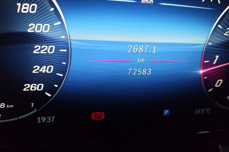 Used Mercedes-Benz C-Class 2022 Restyled C 200 L Sport Edition Odometer Close Up