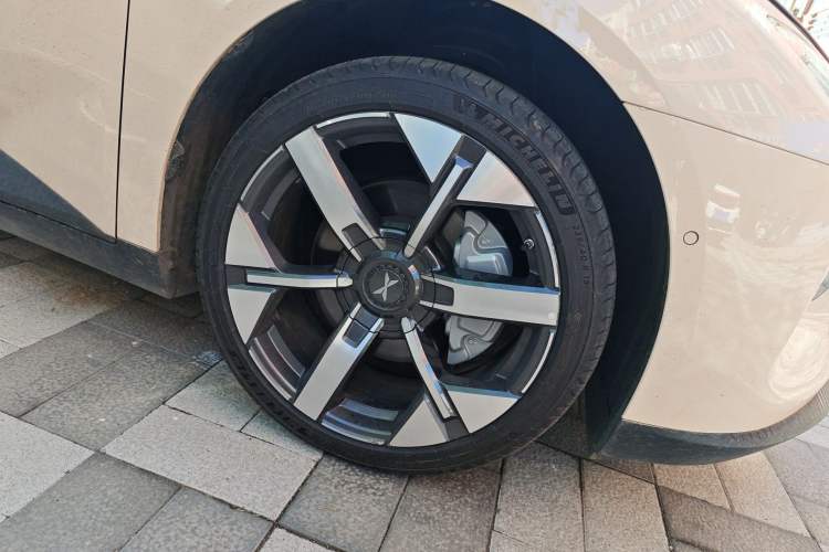 Used XPeng MONA M03 2024 620 with Ultra-Long Range Right Front Wheel Hub