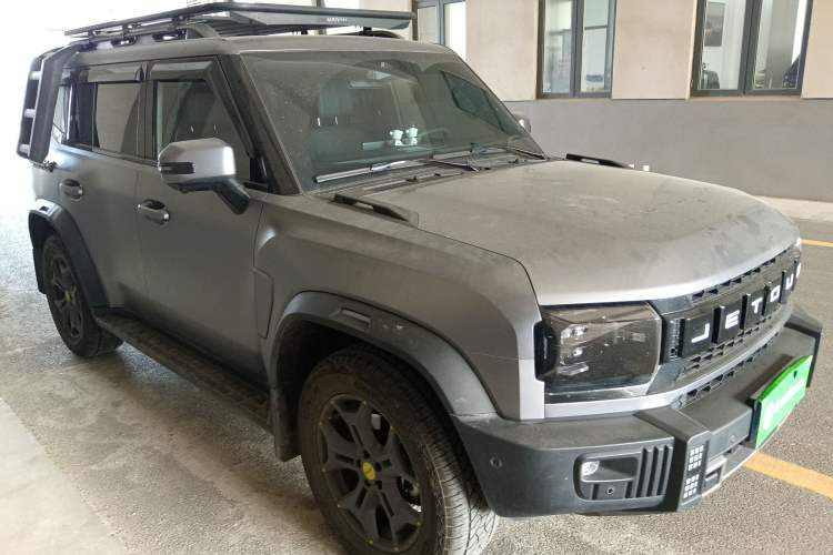 Used JETOUR Traveler 2023 2.0T All-Wheel Drive CrossPRO+ Front Right 45 Deg