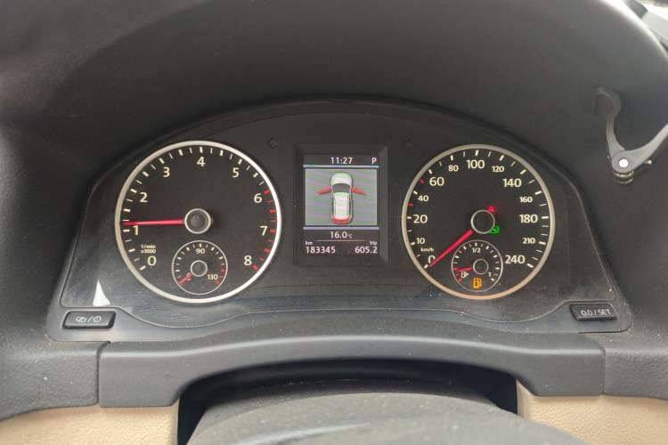 Used Volkswagen Tiguan 2013 2.0 TSI Automatic All-Wheel-Drive Flagship Edition Instrument Cluster
