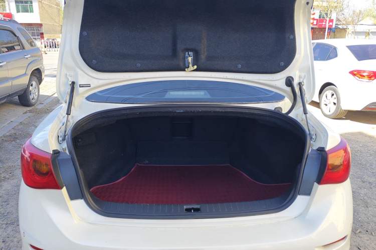 Used Infiniti Q50L 2016 2.0T Comfort Edition
