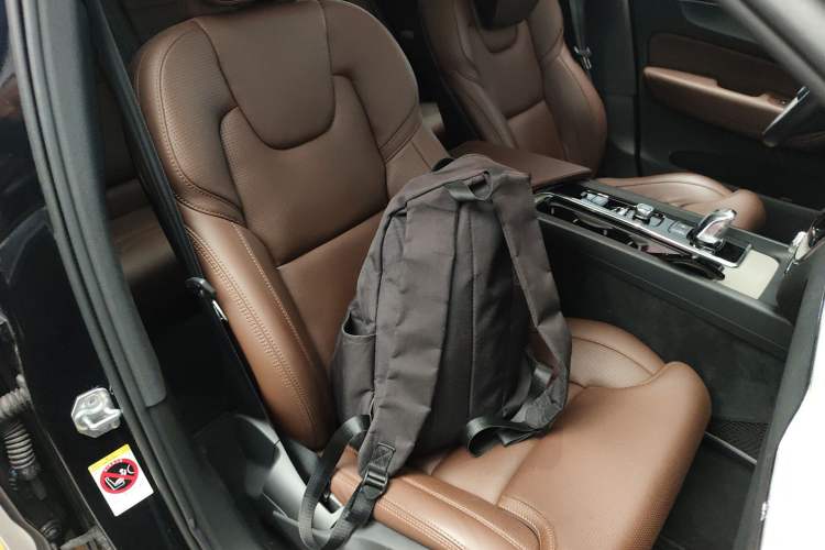 Used Volvo XC60 New Energy 2019 T8 E-Drive Hybrid Prestige Luxury Version China V Standard Right Front Seat