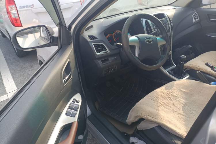 Used BYD F3 2015 Energy-Saving Edition 1.5L Manual Luxury Model
