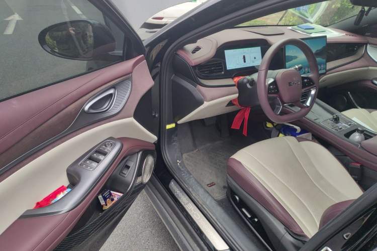 Used BYD Seal 2023 DM-i 1.5T 121km Prestige Model Driver Seat