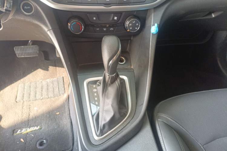 Used Buick GT 2021 1.3T Automatic Mild Hybrid Elite Version Gear Lever