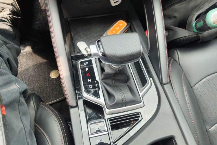 Used Dongfeng Fengon 500 2022 1.5T CVT Comfort Edition Gear Lever