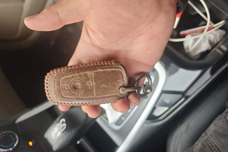 Used Ford Edge 2016 EcoBoost 245 Two-Wheel-Drive Titanium 5-Seater
