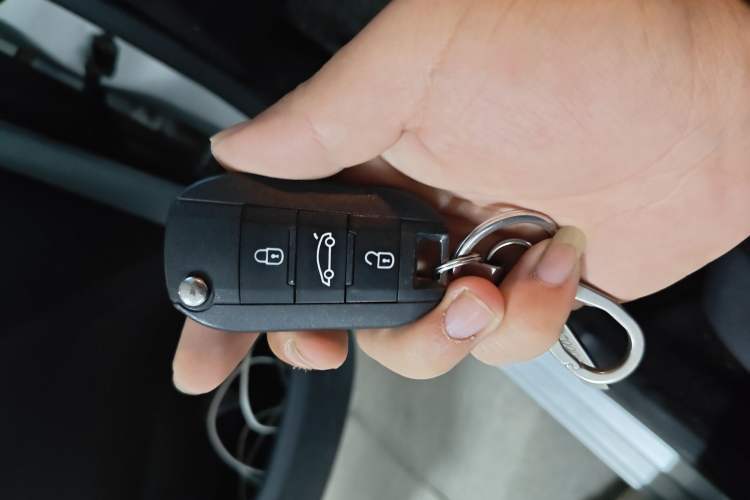 Used Peugeot 301 2014 1.6L Automatic Comfort Edition
