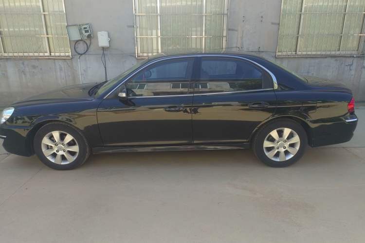 Used Hyundai MoInca 2009 2.0L Automatic Prestige GL Trim
