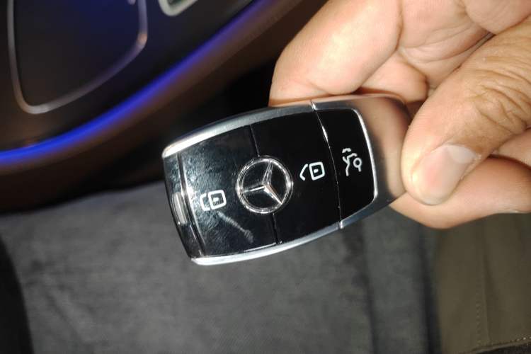 Used Mercedes-Benz E-Class 2023 Restyled E 260 L Sport Edition Vehicle Key