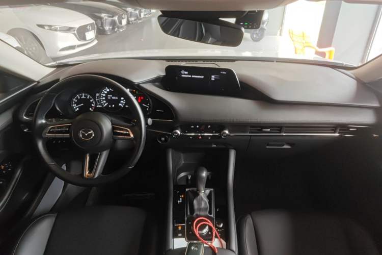 Used Mazda 3 Axela 2021 2.0L Automatic Zhiyao Edition Center Console