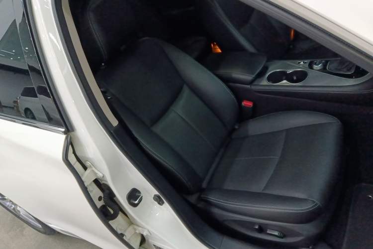 Used Infiniti Q50L 2018 2.0T Enjoyment Version China VI Standard Right Front Seat