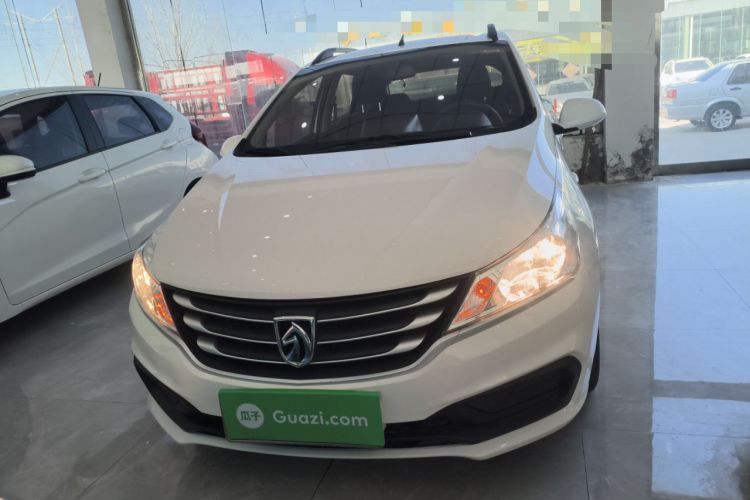 Used Baojun 310 2016 1.2L manual Comfort trim level