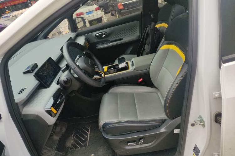 Used AION Y 2021 70 Enjoyment Tech Edition Left Front Seat