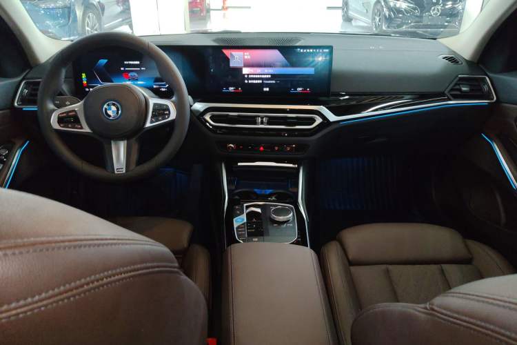 Used BMW i3 2022 eDrive 35 L Center Console