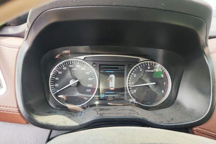 Used SWM X7 2017 1.5T automatic smart version 7 seats Instrument Cluster