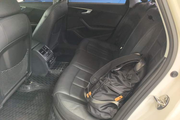 Used Audi A4L 2019 40 TFSI Fashion Version China V