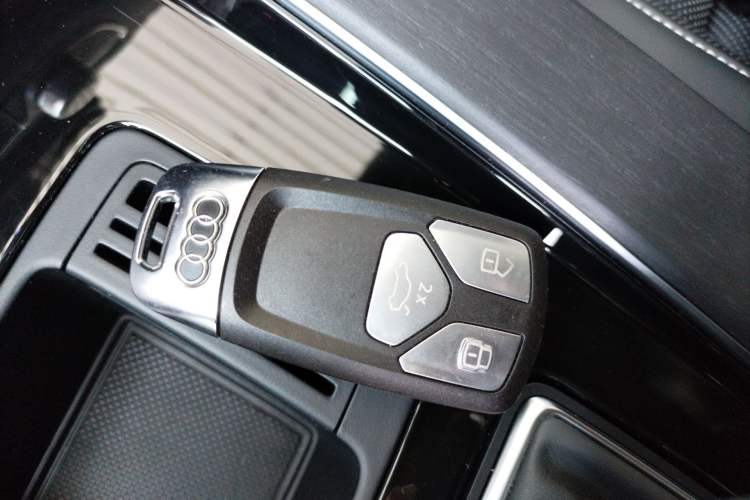 Used Audi A4L 2024 40 TFSI Luxury Dynamic Edition (Starry Night Version)
