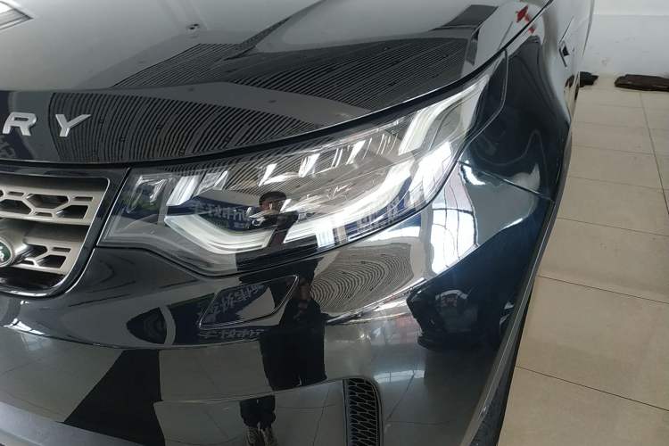 Used Land Rover Discovery 2020 2.0T SE
