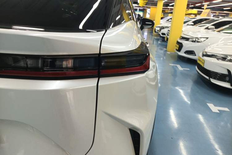 Used Lexus RZ 2023 450e All-Wheel Drive Luxury Edition Right Rear Taillight