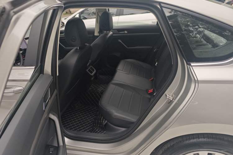 Used Volkswagen Lavida 2019 1.5L Automatic Comfort Edition China VI Standard Left Rear Seat