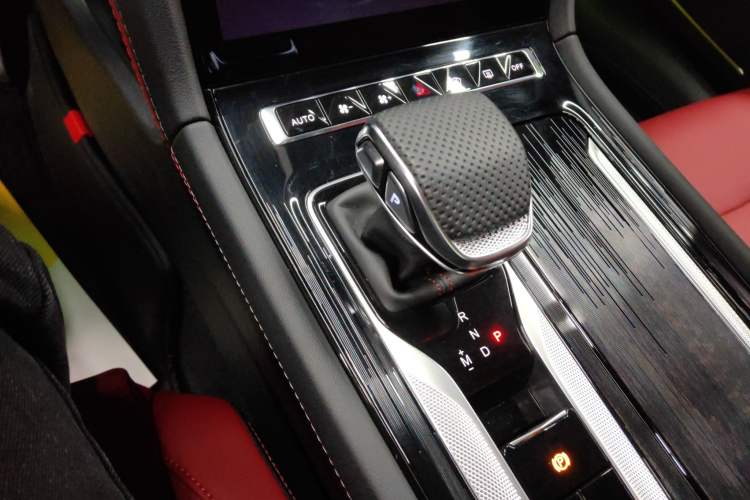 Used Hongqi H6 2025 2.0T ZhiShang Version
