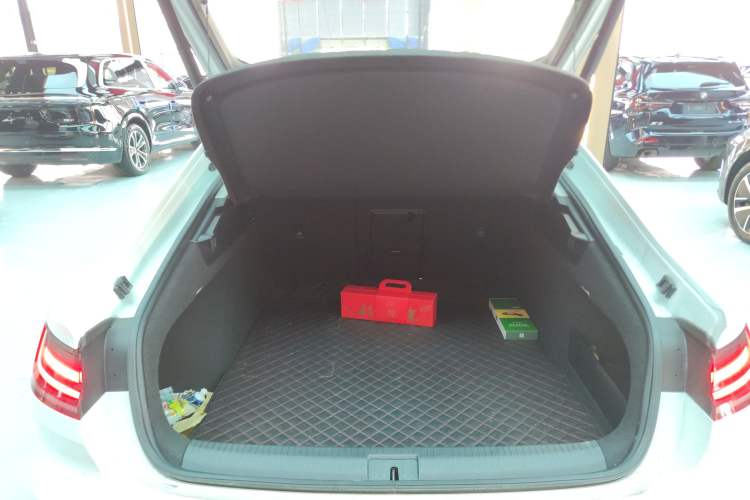 Used Volkswagen FAW-Volkswagen CC 2023 380TSI Striking Edition
