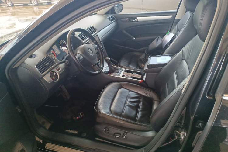 Used Volkswagen Passat 2014 1.8TSI DSG Prestige Navigation Edition Left Front Seat