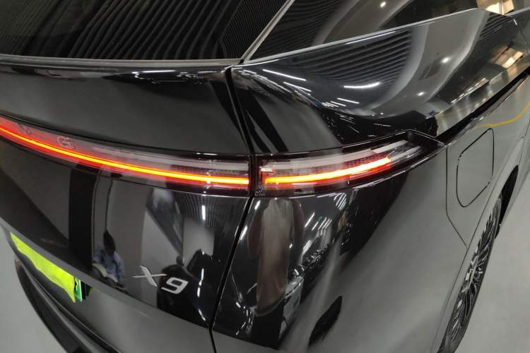 Used XPeng X9 2025 740 Ultra-Long Range Max