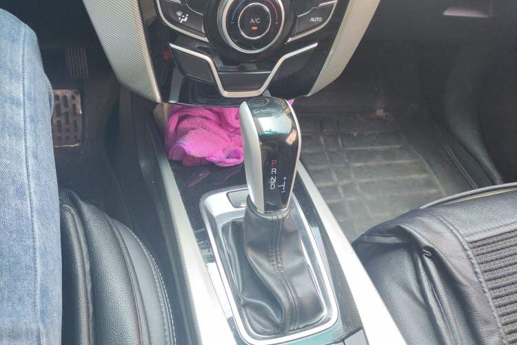 Used Luxgen U6 SUV 2015 1.8T Enhanced Charm Edition
