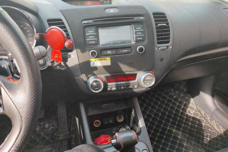 Used Kia K3S 2014 1.6L Automatic DLX Audio And AC Panel